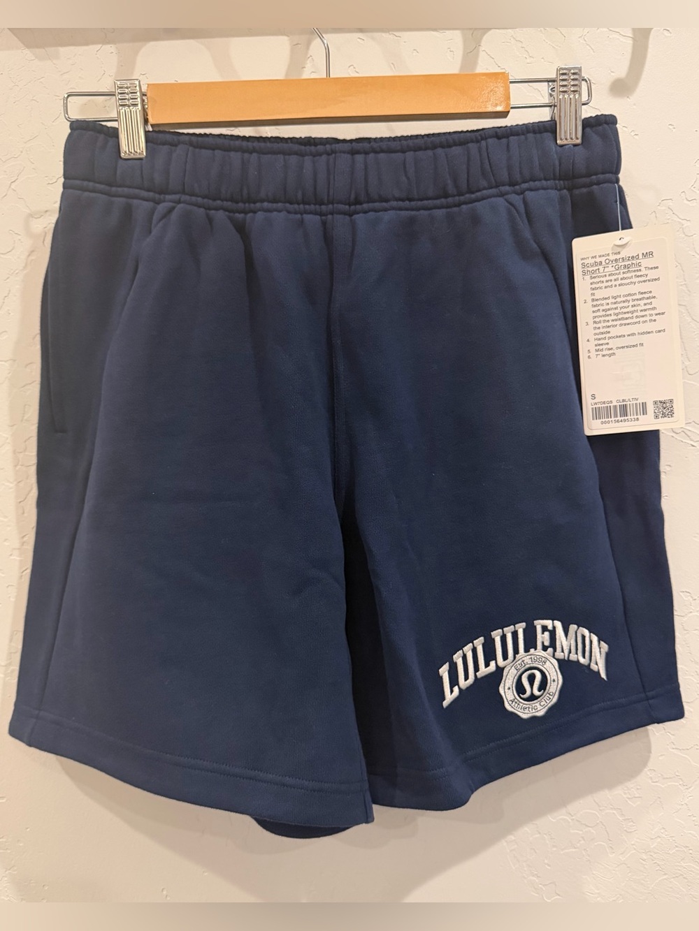 NWT Lululemon Scuba Oversized MR Short 7” Graphic College Navy Blue S